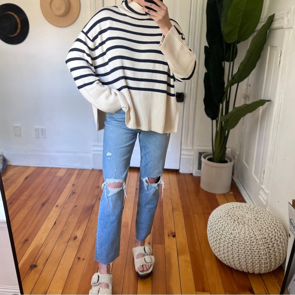 Gap Womens Cheeky Straight distressed Jeans - size 26